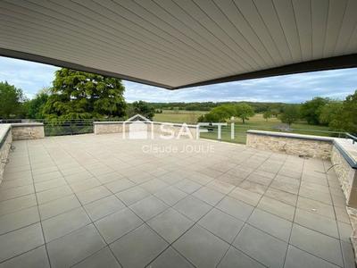 Maison - 249 m² - 10 pièces