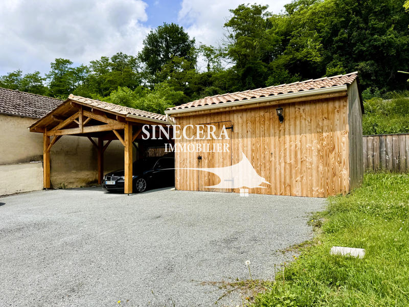 Maison - 243 m² - 10 pièces