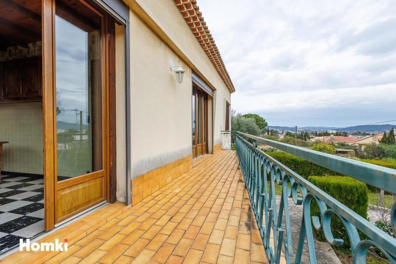 Maison - 185 m² - 8 pièces