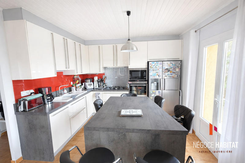 Villa - 225 m² - 8 pièces