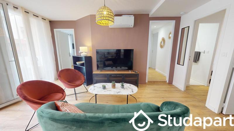 Chambre - 11 m² - 1 pièce