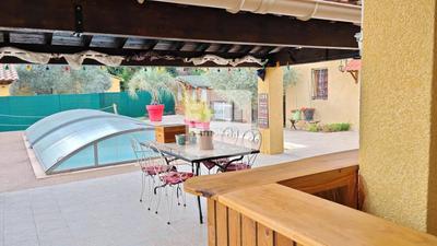 Villa - 161 m² - 11 pièces