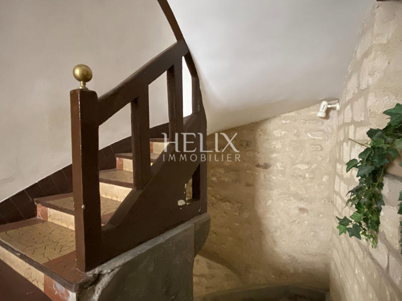 Maison - 242 m² - 9 pièces