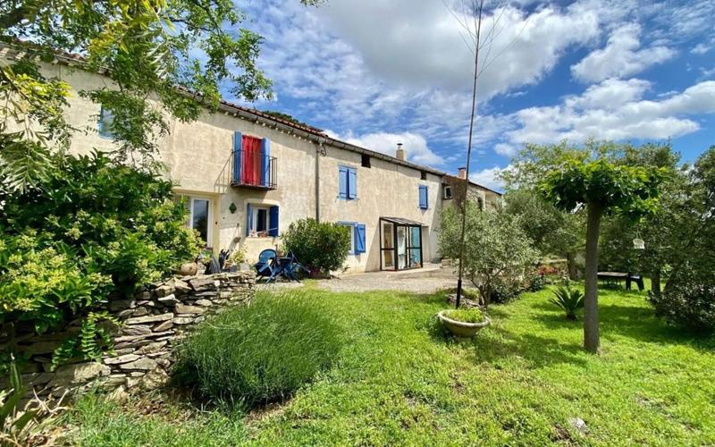 Mas - 200 m² - 8 pièces