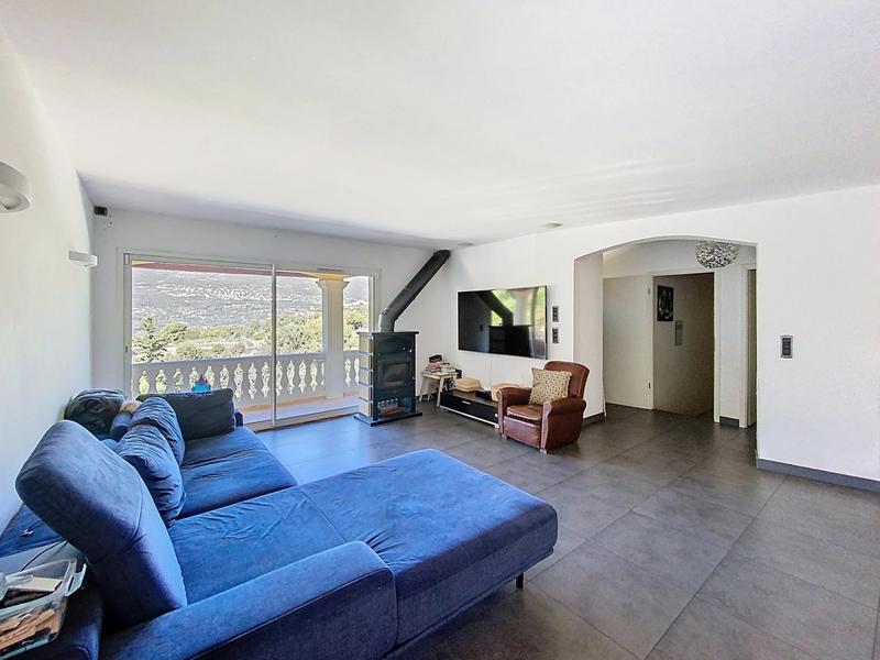 Maison - 265 m² - 7 pièces