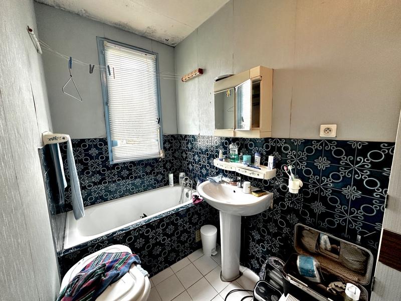 Maison - 99 m² - 5 pièces