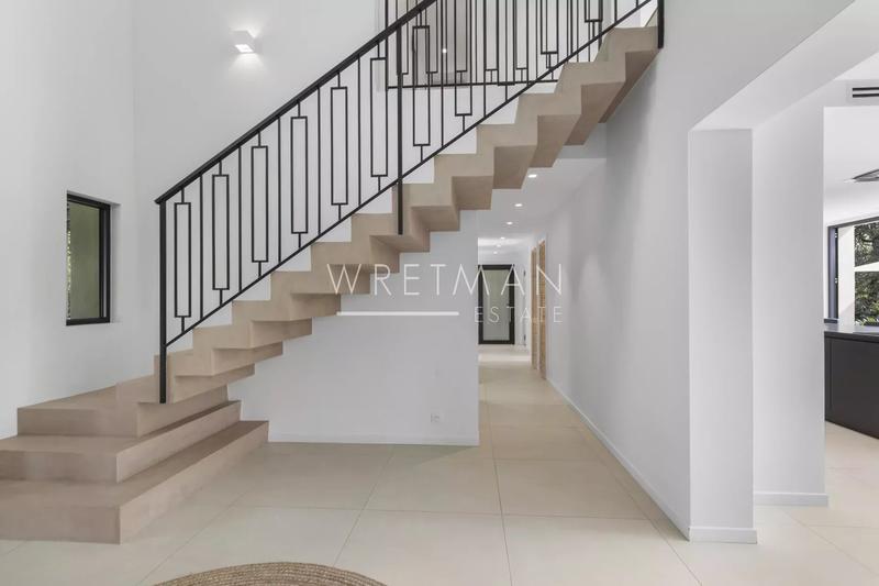 Villa - 220 m² - 6 pièces