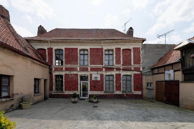 Maison - 205 m² - 12 pièces