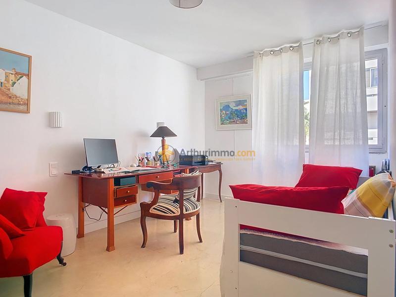 Appartement - 80 m² - 3 pièces