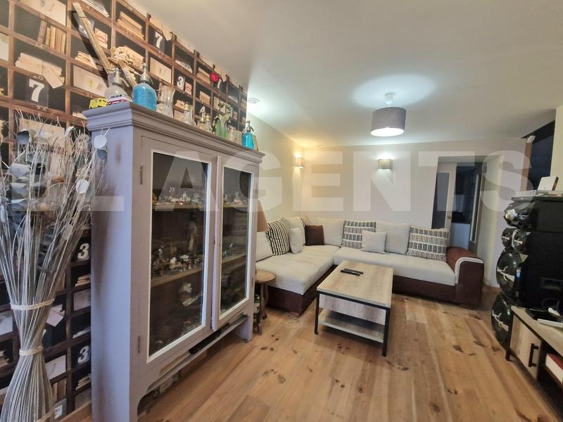 Maison - 220 m² - 8 pièces