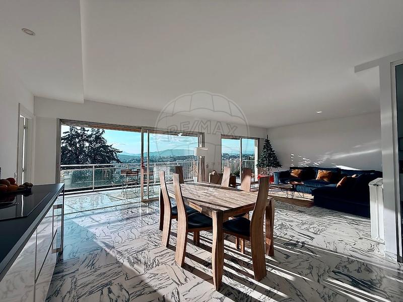 Appartement - 103 m² - 4 pièces