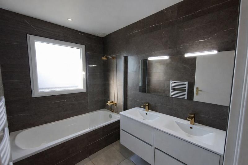 Maison - 94 m² - 5 pièces