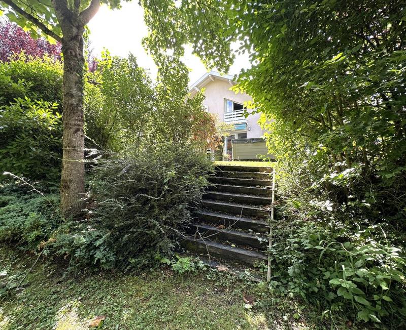 Maison - 203 m² - 6 pièces