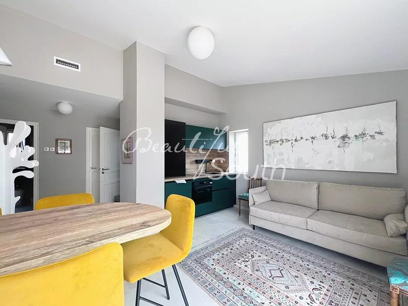 Villa - 300 m² - 7 pièces