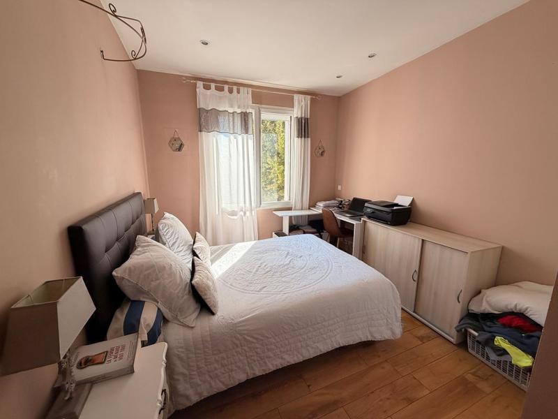 Appartement - 90 m² - 4 pièces