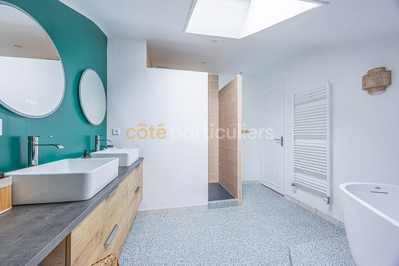 Maison - 180 m² - 8 pièces