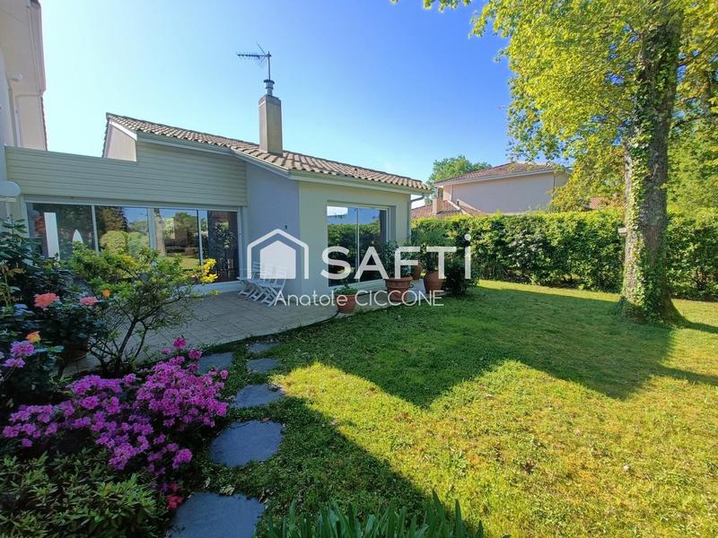 Maison - 213 m² - 7 pièces