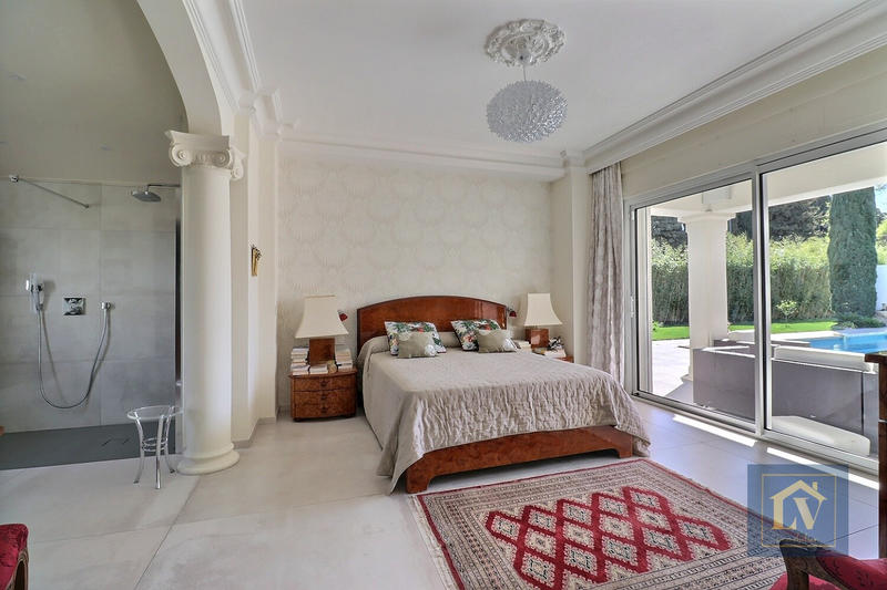 Maison d'architecte - 318 m² - 5 pièces