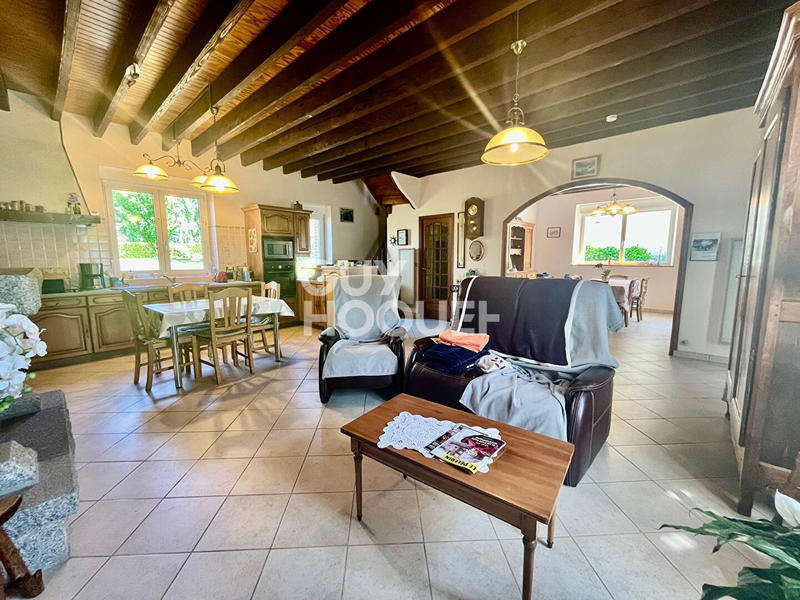 Maison - 214 m² - 5 pièces