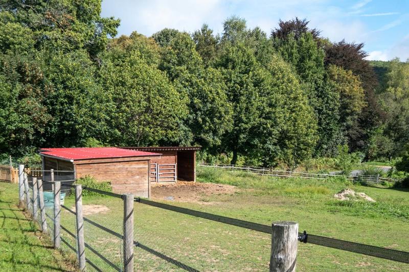 Propriété - 308 m² - 12 pièces