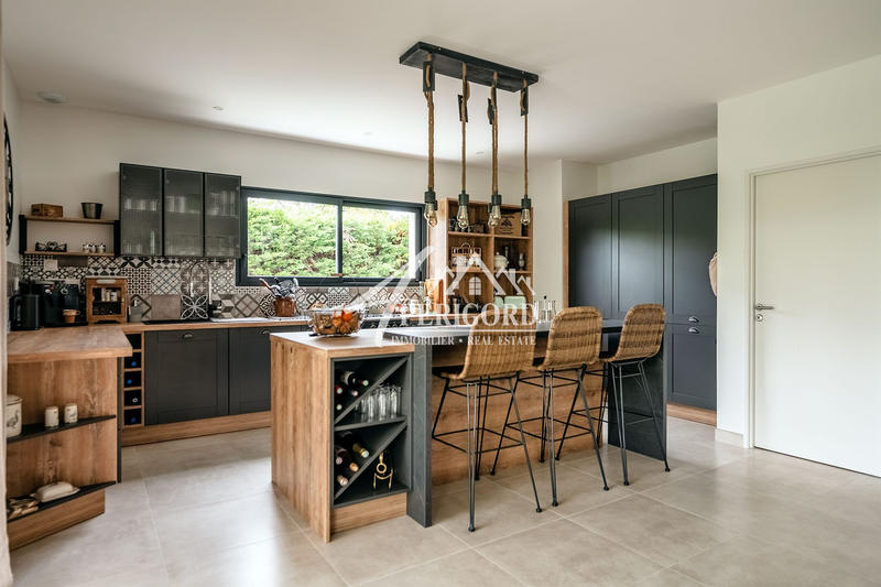 Maison contemporaine - 170 m² - 7 pièces