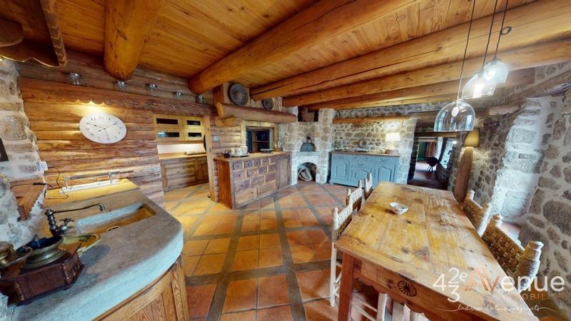 Maison - 460 m² - 15 pièces