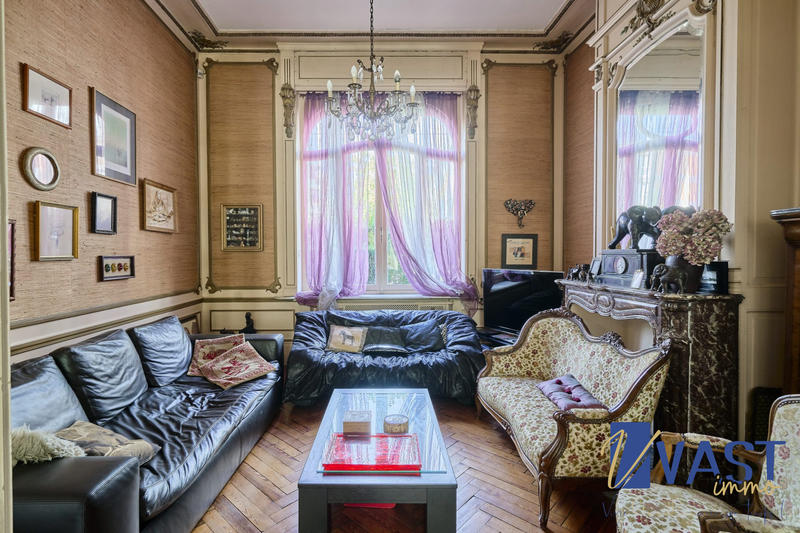 Maison ancienne - 250 m² - 8 pièces