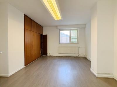 Local d'activités - 129 m² - 5 pièces