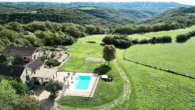 Propriété - 200 m² - 7 pièces