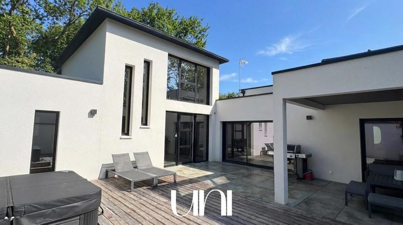 Maison - 165 m² - 5 pièces