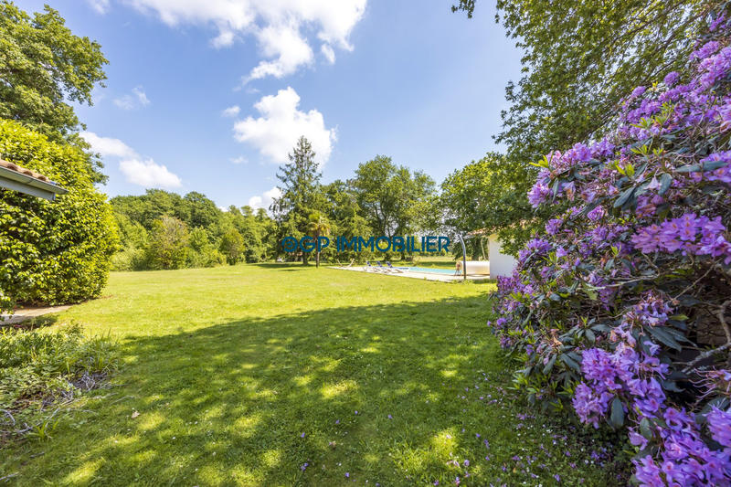 Maison - 214 m² - 6 pièces