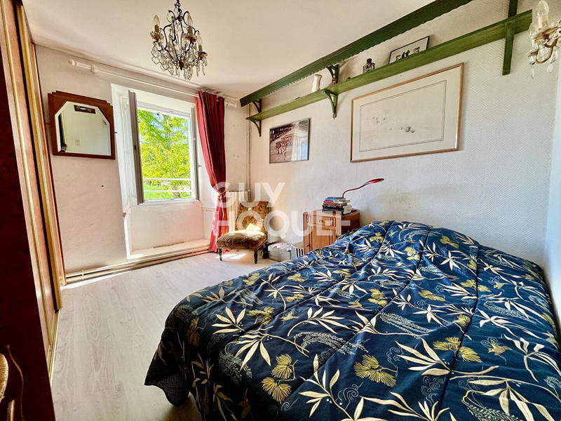 Maison - 252 m² - 8 pièces