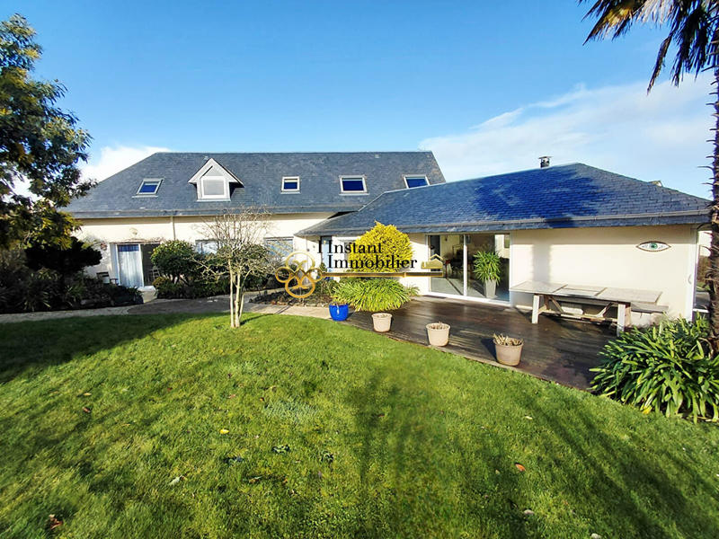 Demeure - 150 m² - 6 pièces