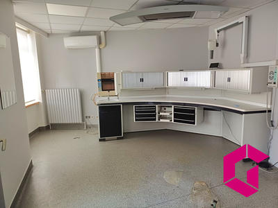 Local commercial - 83 m² - 4 pièces