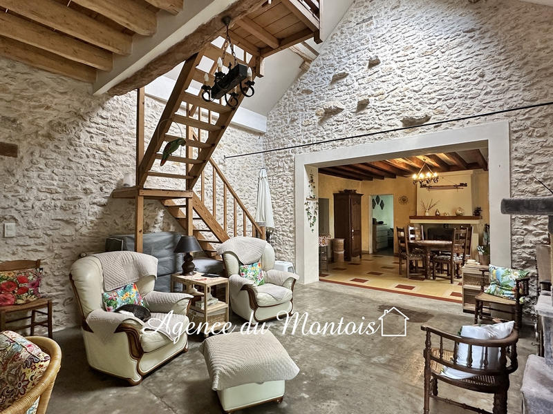 Maison - 165 m² - 7 pièces