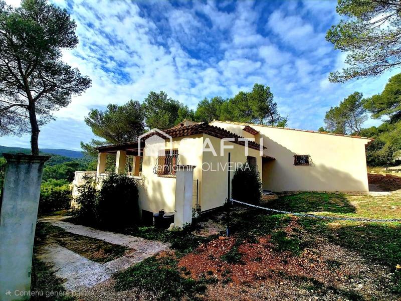 Maison - 207 m² - 7 pièces