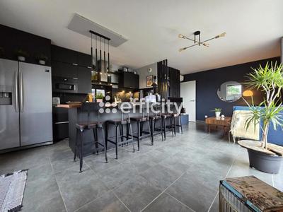 Appartement - 82 m² - 4 pièces