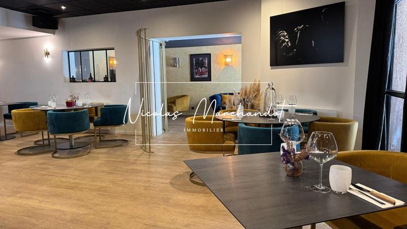 Local commercial - 207 m² - 2 pièces