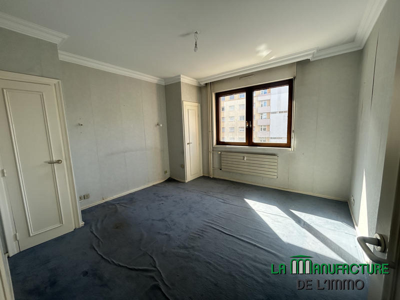 Appartement - 151 m² - 6 pièces