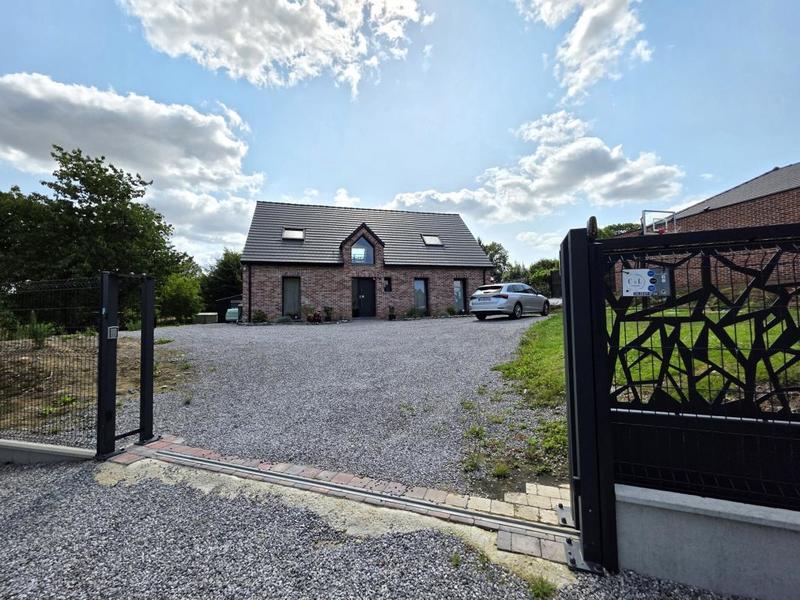 Maison - 145 m² - 8 pièces