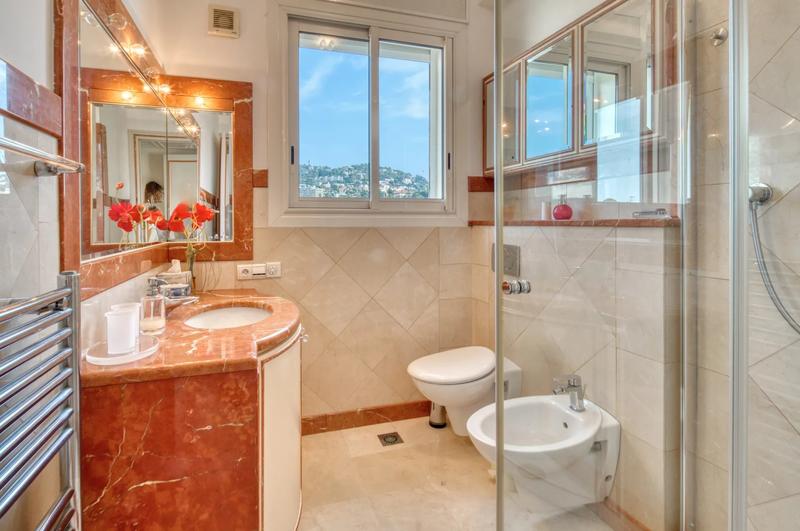 Appartement - 270 m² - 8 pièces