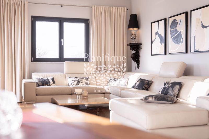 Villa - 183 m² - 6 pièces