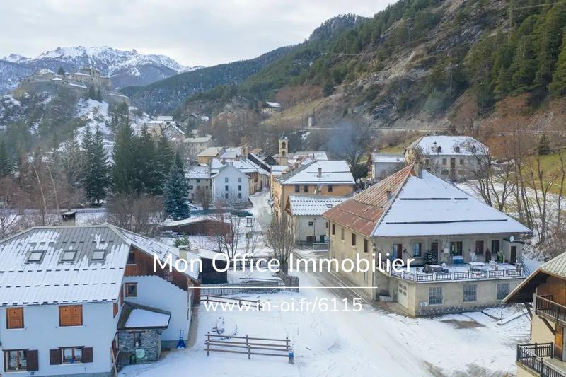 Maison - 713 m² - 10 pièces