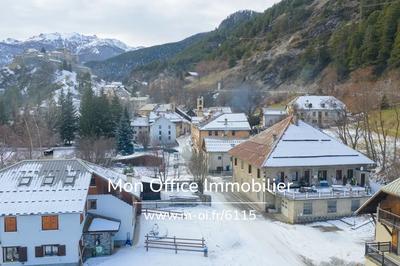 Maison - 713 m² - 10 pièces