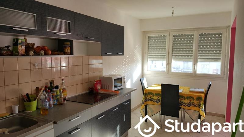 Chambre - 13 m² - 1 pièce