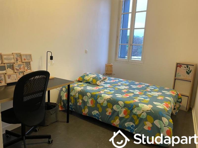 Chambre - 11 m² - 1 pièce