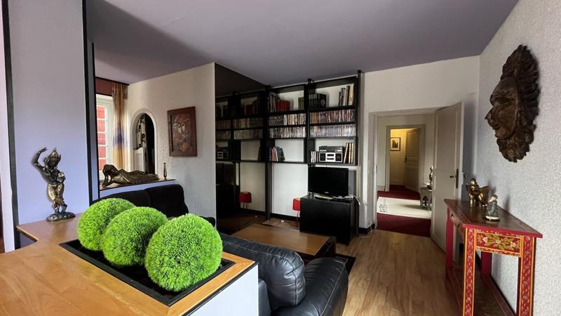 Maison - 300 m² - 8 pièces