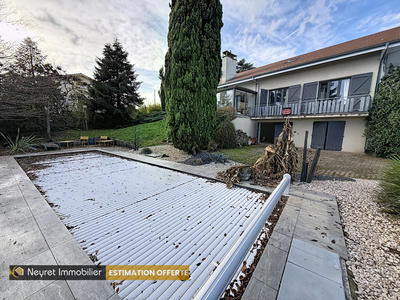 Maison - 214 m² - 6 pièces