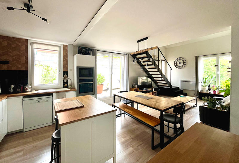 Appartement - 97 m² - 5 pièces