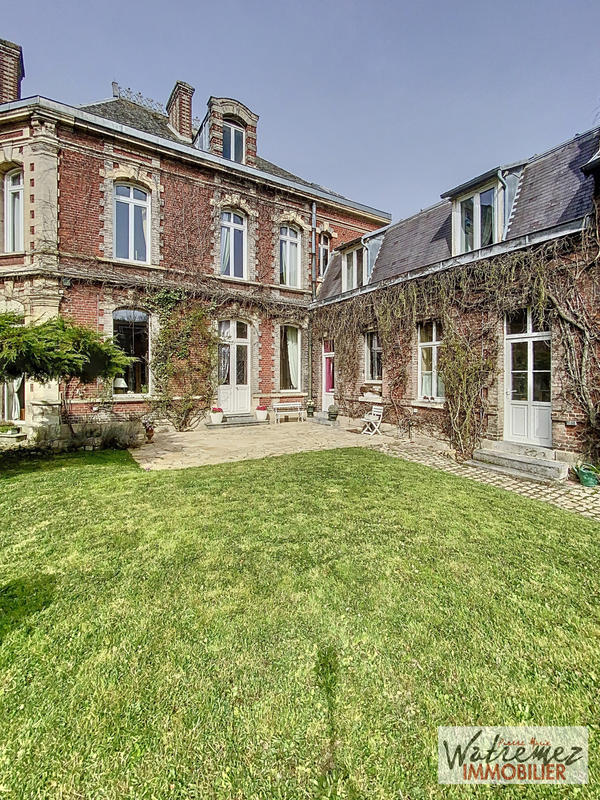 Maison - 352 m² - 1 pièce